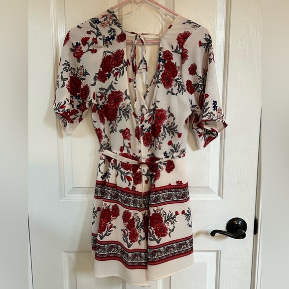 Floral Romper ! - Picture 4 of 5